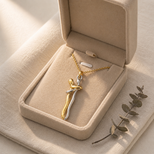 Hug Necklace VIP